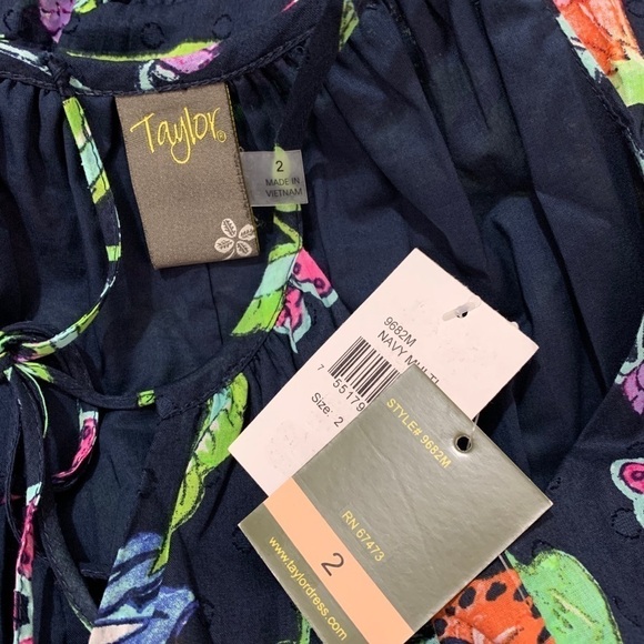 Taylor NWT Navy Floral Print Keyhole Front Tiered Spring Summer Dress Size 2 - Picture 9 of 15